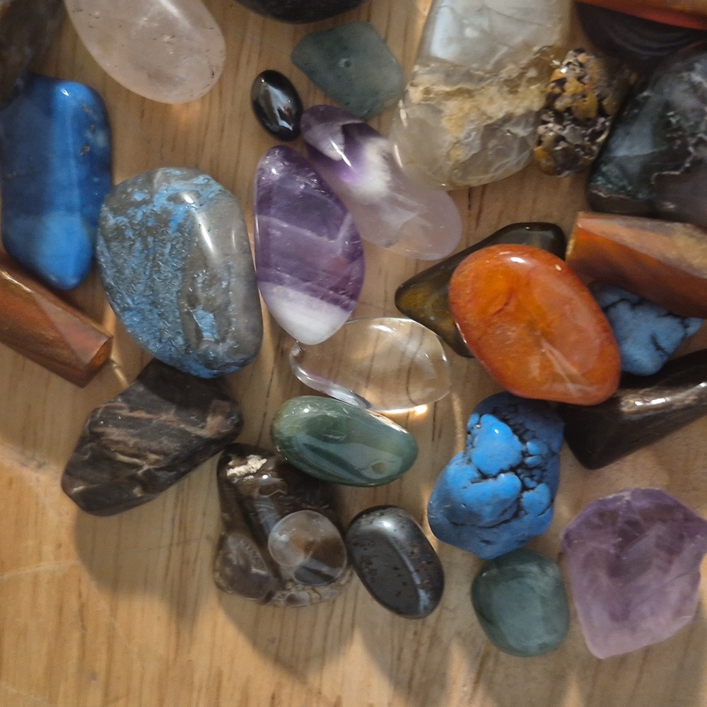 Lot Of Rocks - Picture 4 of 8